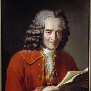 Voltaire lisant par By Jacques A. C. Pajou