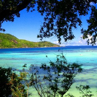 Photographique d'un paysage de plage aux Seychelles