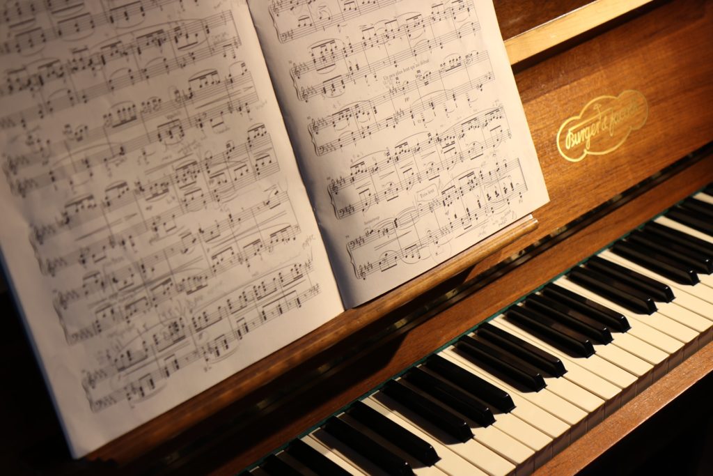Musique : Qui a inventé les clés en musique ? Comment l'écriture de la  musique s'est-elle harmonisée ?